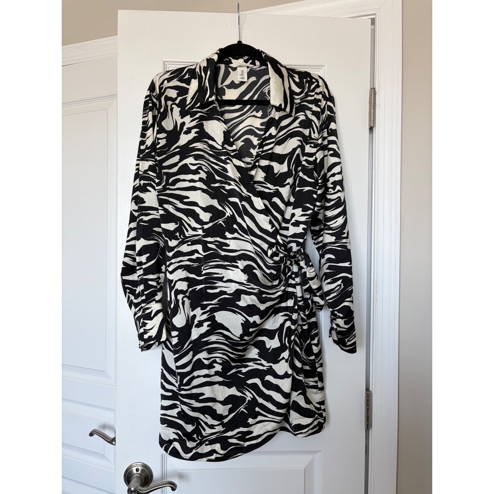 H&M Black White Marble Zebra Print Wrap Mini Dress Long Sleeve Collared Womens M
